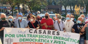 Más de 40 casareños acuden a una manifestación contra la implantación descontrolada de renovables