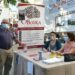 La Asociación Botika de Casares instala un puesto informativo sobre el Alzheimer
