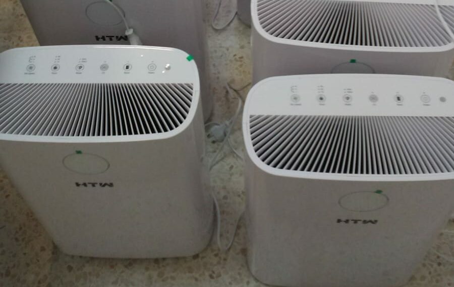 Casares dota a las aulas de talleres de purificadores de aire