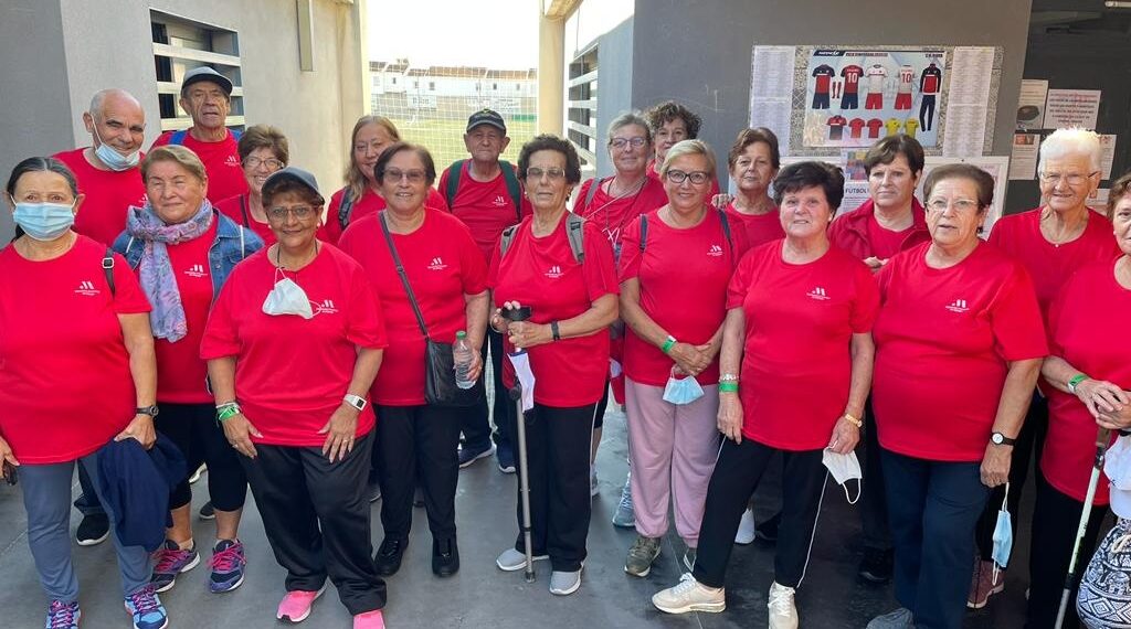Los mayores de Manilva disfrutan de una jornada de deporte