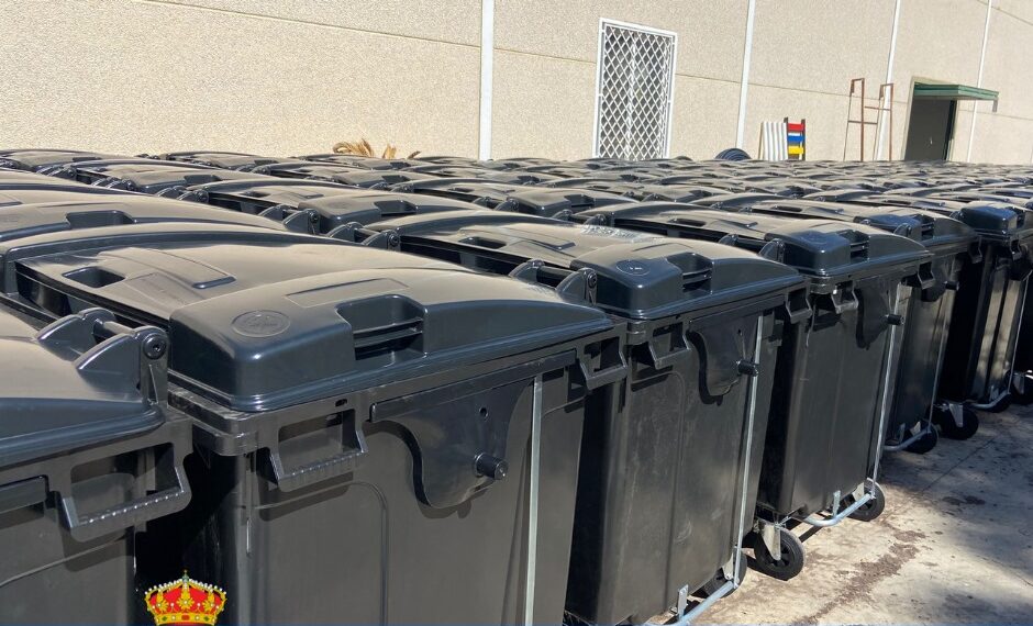 Benahavís adquiere más de 500 nuevos contenedores de basura