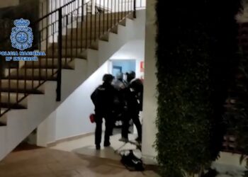 Registros en Estepona, Marbella y Benahavís para desmantelar una banda de narcotraficantes