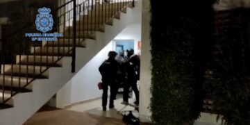 Registros en Estepona, Marbella y Benahavís para desmantelar una banda de narcotraficantes