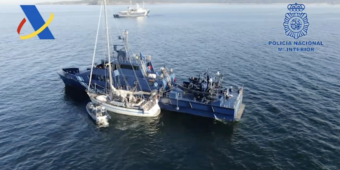 Interceptado un velero que transportaba 2.500 kilos de cocaína con destino a España
