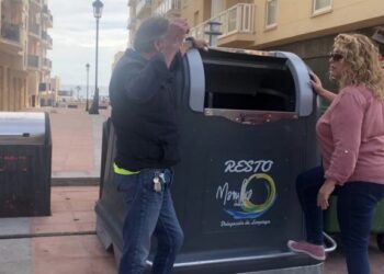 Ya están operativos los 250 nuevos contenedores de basura en Manilva