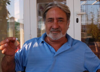 Recupera la medalla de su padre fallecido gracias a la oficina de objetos perdidos del Complejo Ambiental