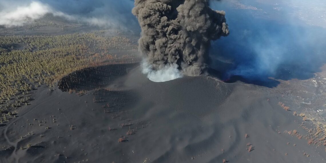 Hoteleros de la Costa del Sol lanzan una campaña para los damnificados por el volcán de La Palma