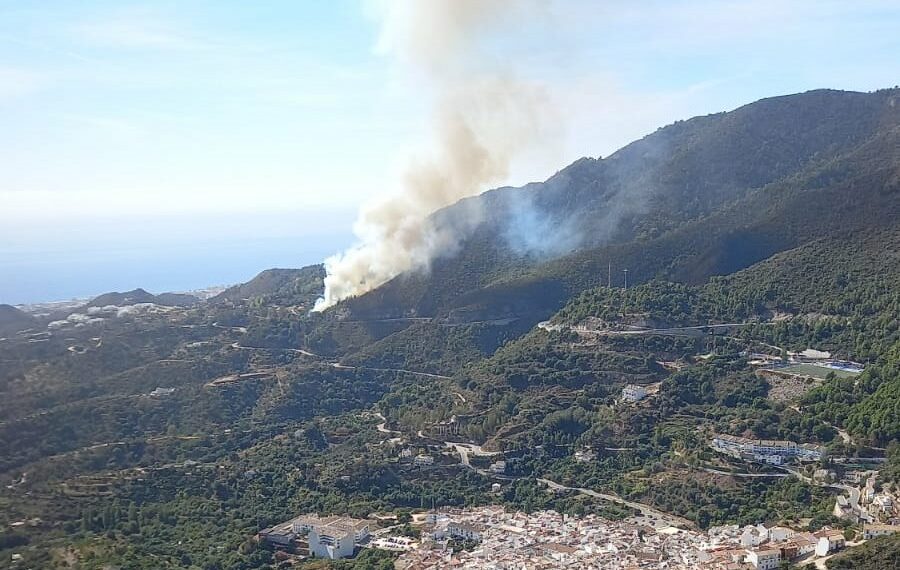 Declarado un incendio forestal en Sierra Blanca