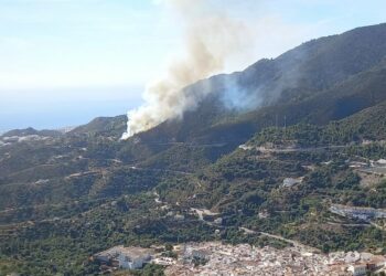 Declarado un incendio forestal en Sierra Blanca