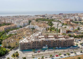 García Urbano anuncia que no se aplicarán subidas del IBI para las viviendas vacías en Estepona