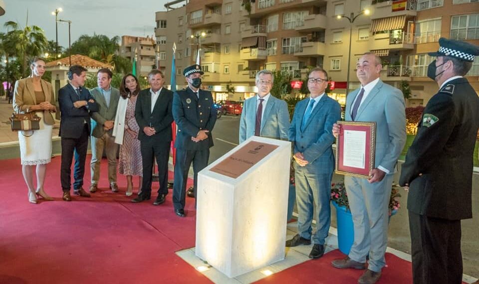 Estepona inaugura la Plaza de Chequia para conmemorar su relación con este país