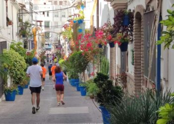 300 corredores se suman a la VIII Carrera Urbana de Estepona