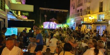 Manilva recauda 1.400 euros para la Plataforma Sierra Bermeja con un espectáculo flamenco