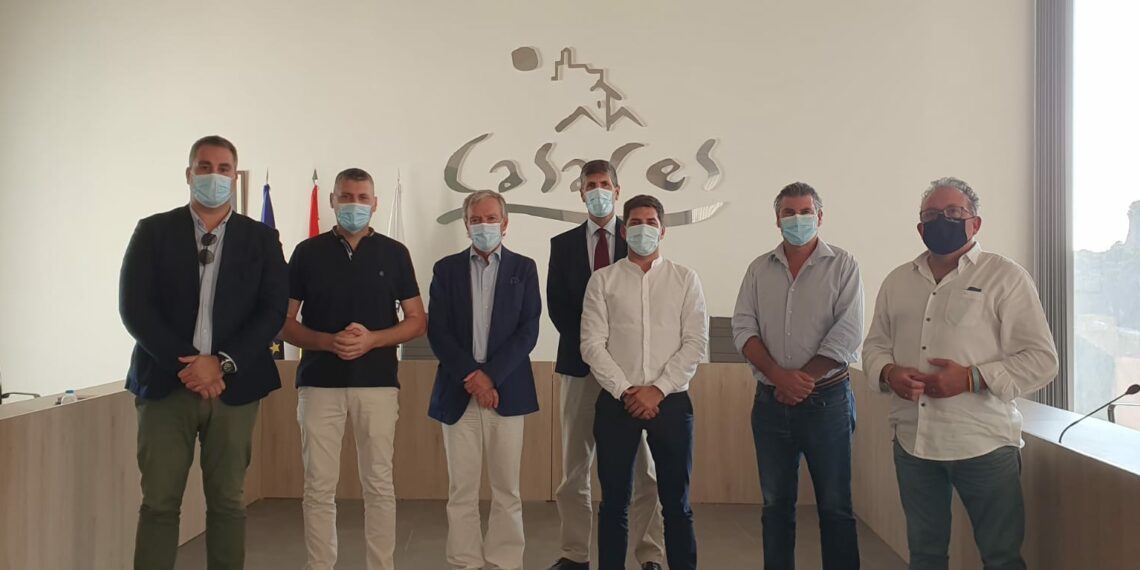 El Ayuntamiento de Casares, junto a otros consistorios, se reúne con la Unión Española Fotovoltaica
