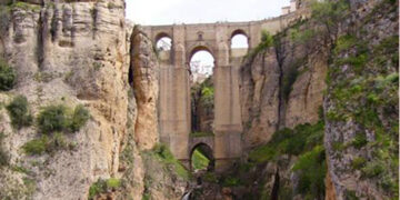 Muere una mujer cuando practicaba escalada en la Vía Ferrata del Tajo de Ronda