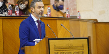 PSOE-A, Unidas Podemos y Vox impiden progresar con el Presupuesto andaluz de 2022