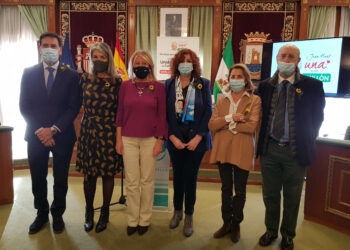 Marbella homenajea a Joan Hunt, creadora de Cudeca