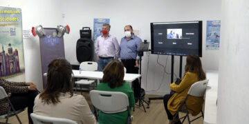 Estepona y la Asociación de Altas Capacidades renuevan el acuerdo para seguir ofreciendo extraescolares