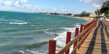 El Ayuntamiento de Estepona ya trabaja para reparar los daños provocados por el temporal