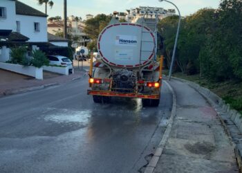 Hanson-HeidelbergCement vuelve a colaborar en la desinfección de zonas públicas de Manilva frente al COVID-19