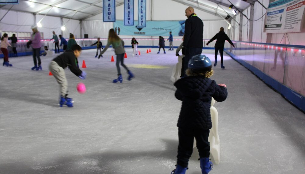 Llega la Navidad a Fuengirola: alumbrado, pista de patinaje de hielo y belén municipal