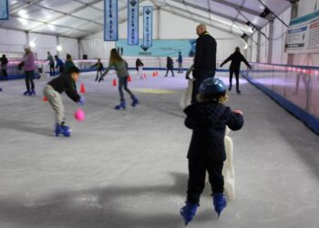 Llega la Navidad a Fuengirola: alumbrado, pista de patinaje de hielo y belén municipal