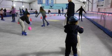 Llega la Navidad a Fuengirola: alumbrado, pista de patinaje de hielo y belén municipal