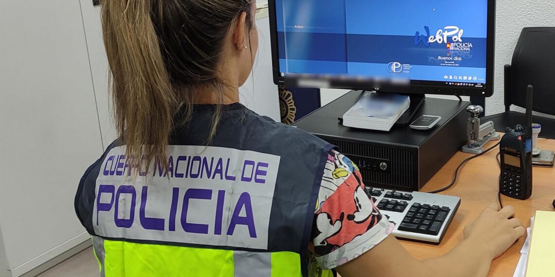 Detenido por engañar a un menor de Marbella para intercambiar vídeos y fotos sexuales