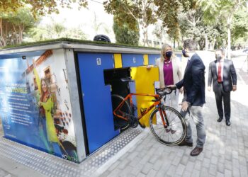 Marbella instala aparcamientos inteligentes para bicicletas