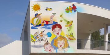 El nuevo edificio de Usos Múltiples de Casares Costa toma color