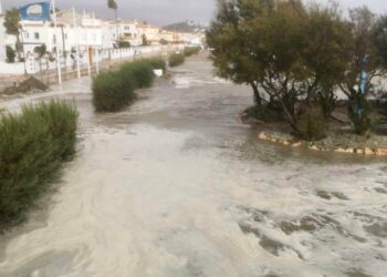 El temporal ocasiona importantes daños en la Costa de Casares