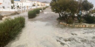 El temporal ocasiona importantes daños en la Costa de Casares