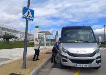 IU critica el servicio de autobús urbano en Estepona: «es una vergüenza»