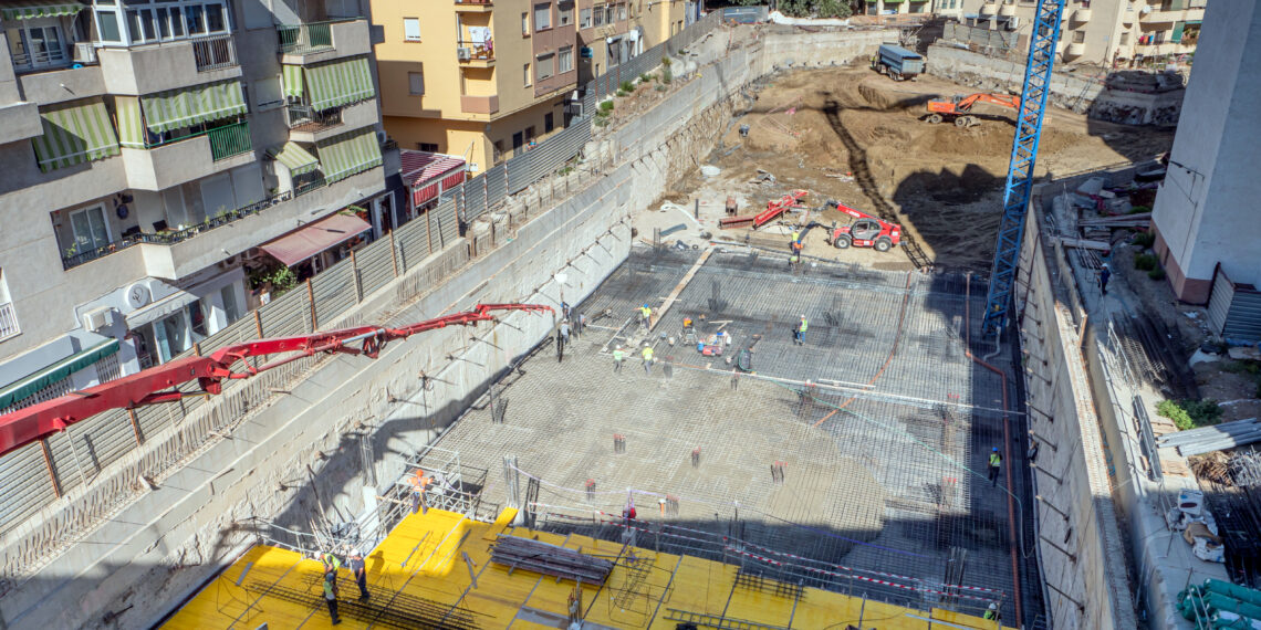 Las obras del segundo aparcamiento público en el centro de Estepona se encuentran al 80%