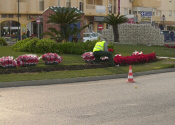 Manilva decora sus calles con 3.000 pascueros