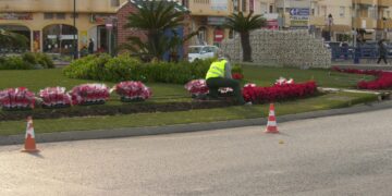 Manilva decora sus calles con 3.000 pascueros