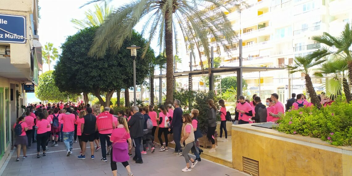 Marbella se vuelca en una nueva «Marea Rosa» en apoyo a las pacientes con cáncer de mama