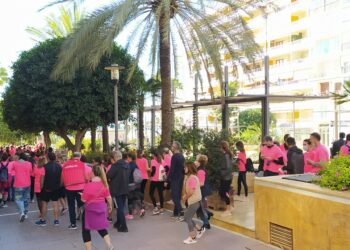 Marbella se vuelca en una nueva «Marea Rosa» en apoyo a las pacientes con cáncer de mama