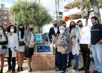 Marbella dedica una plaza al ex concejal Antonio de Sola