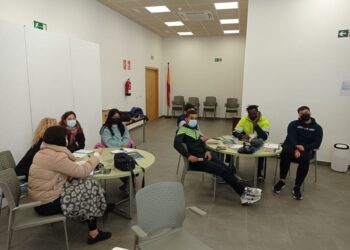 Ocho casareños comienzan a formarse como carpinteros