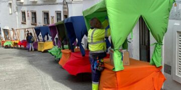 Una veintena de puestos componen el mercadillo navideño de Casares