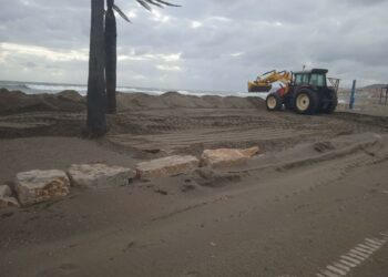 El litoral de Casares, preparado para el temporal de levante