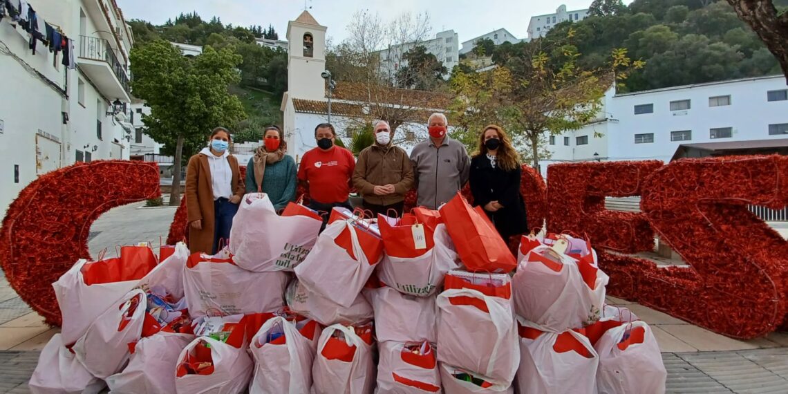 La Asociación St. George se vuelca con los niños de Casares y Manilva
