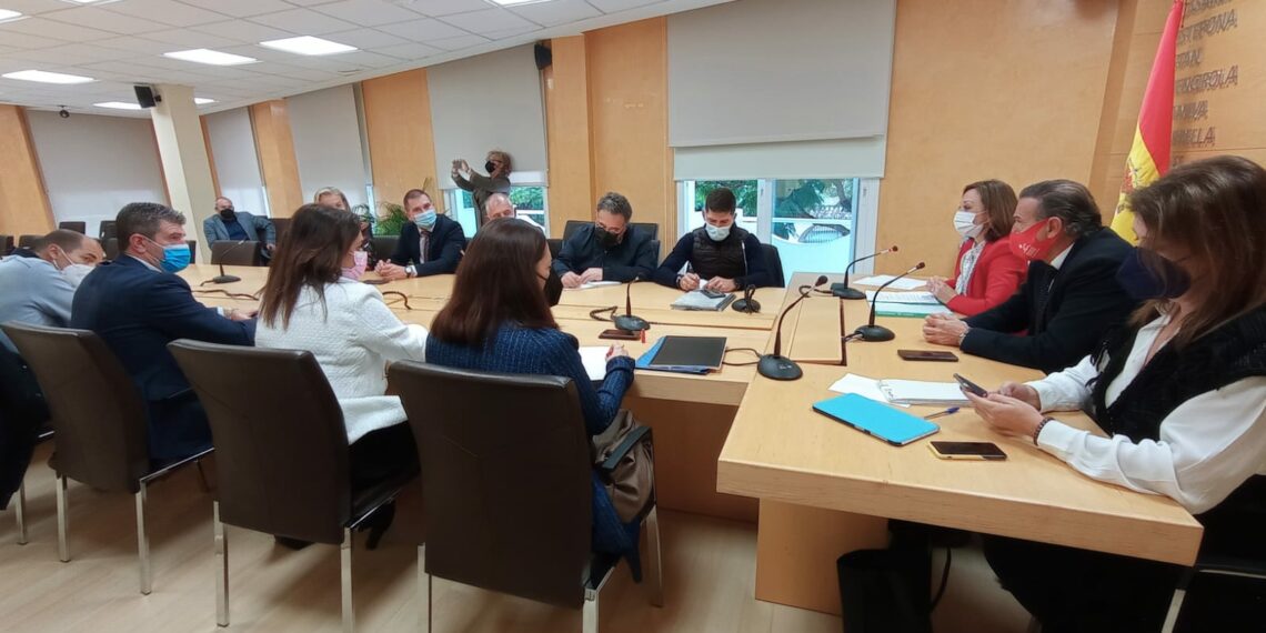 Los municipios de la Costa del Sol son informados de la nueva ley del suelo de Andalucía