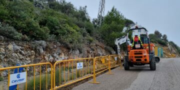 Continúan las obras de soterramiento de la línea eléctrica entre Los Arenales y Vasari de Casares