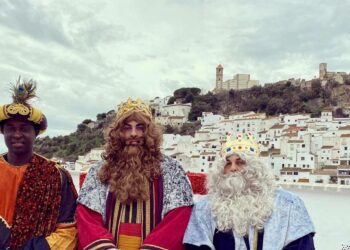 Los Reyes Magos visitan Casares, Costa y Secadero con todas las medidas de seguridad