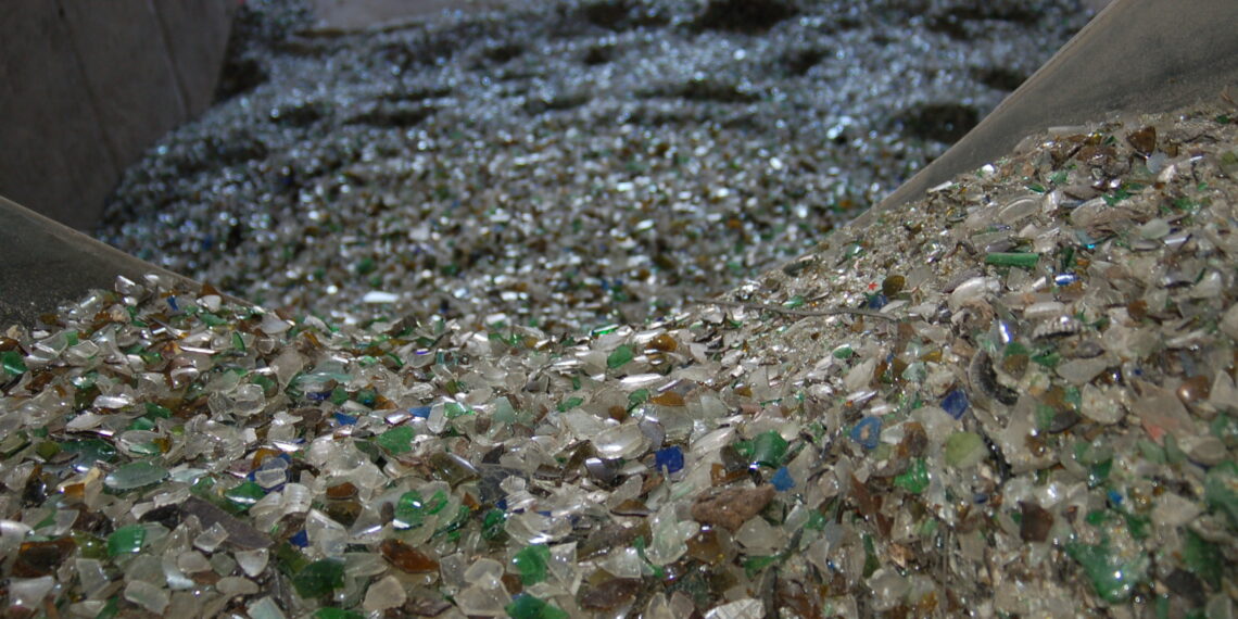 El Complejo Ambiental Costa del Sol recupera más de 4.000 toneladas de vidrio al año