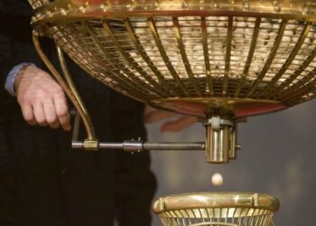 La Lotería reparte dos quintos premios en la misma calle de Málaga