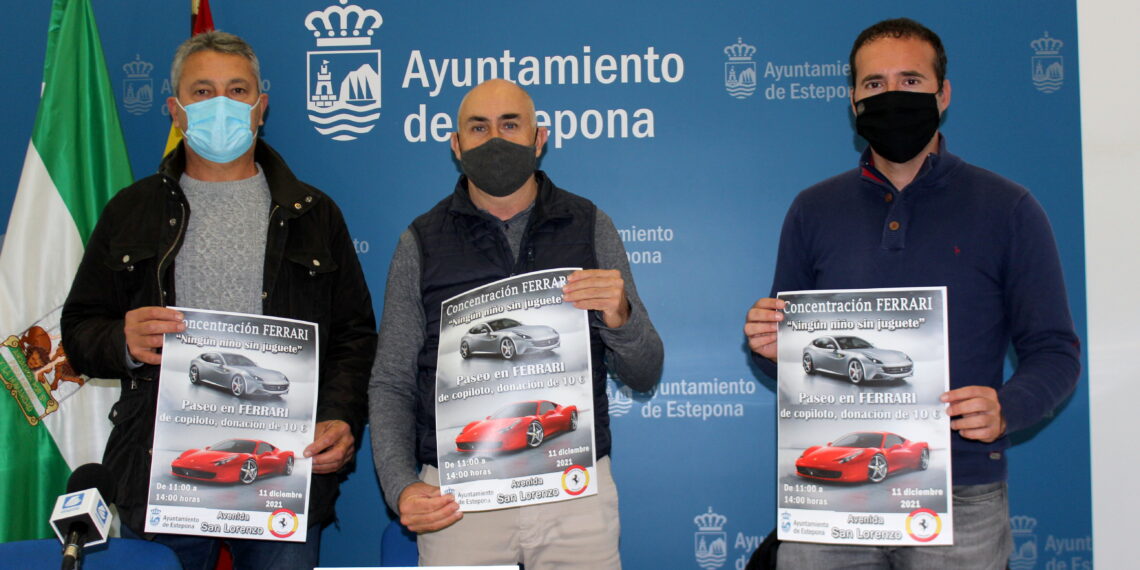 Concentración de coches Ferrari en Estepona para recaudar fondos por ‘Ningún Niño sin Juguete’