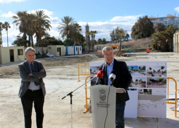 Colocada la primera del futuro centro comercial y sociocultural de Estepona